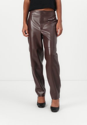 COATED TROUSERS - Pantaloni - coffee