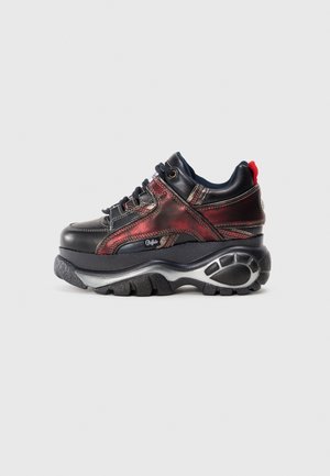 Trainers - blue/red