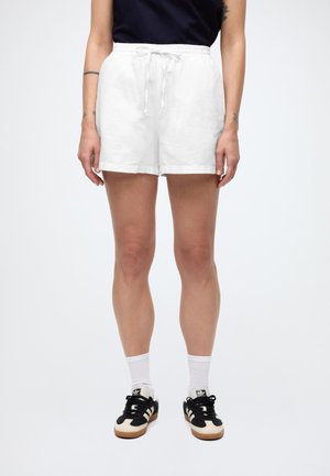 WOVEN SHORTS - Shorts - white