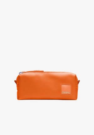 Rektangulær lys orange lynlåspung med SWIMS logo badge, glat tekstur og trækflapper på hver korte side.