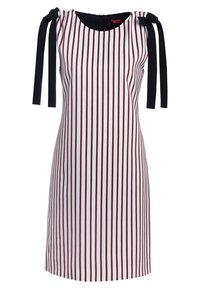 Bílé šaty bez rukávů s vertikálními černými a červenými pruhy, vázacími černými ramínky a kulatým výstřihem.