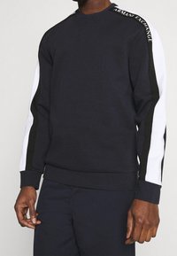 Armani Exchange Maglietta a manica lunga - dark blue
