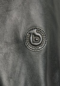 Thumbnail Image 4