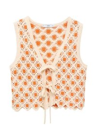 Háčkovaná vesta v krémové barvě s oranžovými květinovými vzory. Má výstřih do V, zavazování a vroubkované okraje, které dodávají texturu a detaily.