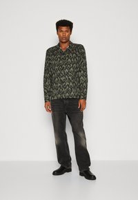 Lindbergh LEAF SHIRT - Srajca - olive