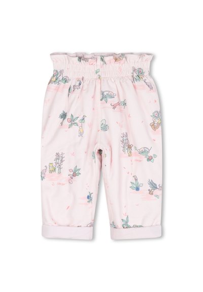 Pantalons en coton rose clair avec une taille froncée, ornés de motifs colorés d'animaux et de plantes. Ourlets à revers. Texture lisse et douce.