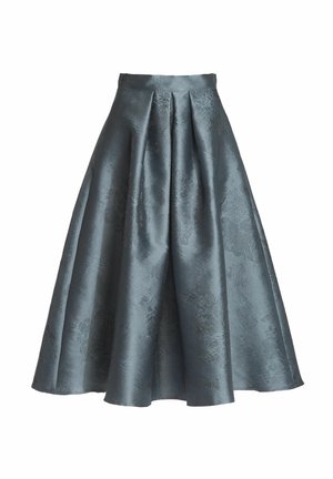 Una falda larga plisada de color verde azulado apagado, hecha de una tela brillante y texturizada con patrones florales. Diseñada con una cinturilla ajustada.