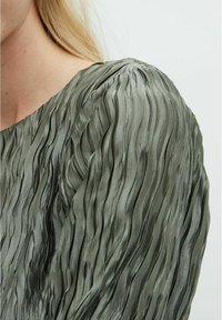 mbyM AZURIA-M - Bluza - balsam green