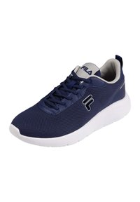 Scarpa sportiva in rete blu navy con suola bianca, caratterizzata da un design con lacci e logo Fila sul lato. Collo imbottito per maggiore comfort.