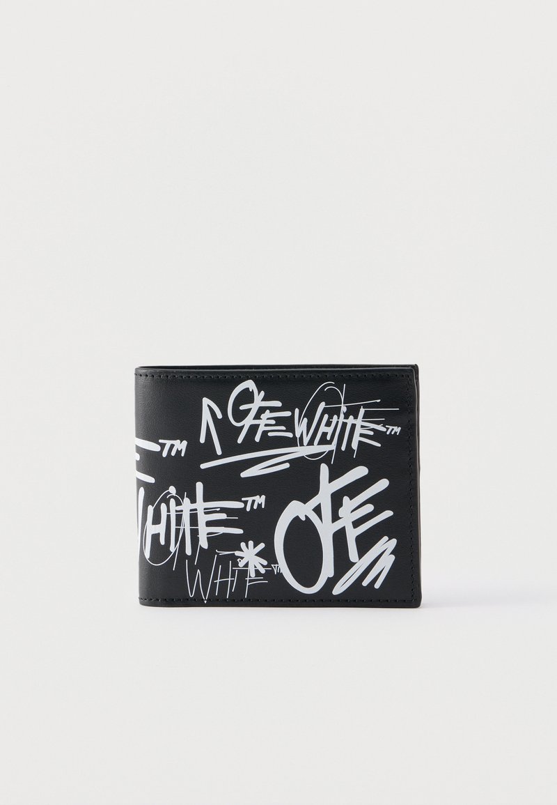 Μαύρο δερμάτινο δίπλωτο πορτοφόλι με λευκά γράμματα και σύμβολα σε στυλ γκράφιτι, που περιλαμβάνουν επαναλαμβανόμενο λογότυπο "Off-White".