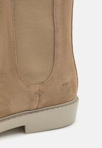 Nubikk TUCSON RAI - Botines - clay