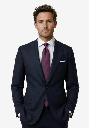 John Henric, HÖGTIDLIG PAISLEYMÖNSTRAD SLIPS - Solmio - purple