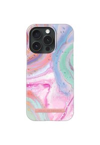 Marmoreret telefoncover i pastelfarver som pink, grøn og blå. Glat tekstur med en blank finish og "IDEAL OF SWEDEN" logoet nederst.