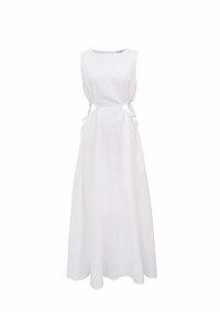 Robe en lin blanche avec un design sans manches, taille froncée et liens latéraux. Elle présente un col rond et une silhouette fluide, longue jusqu'au sol.