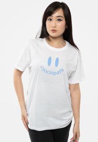 Paradiso Clothing OLIVIA RODRIGO UNISEX - Print T-shirt - white