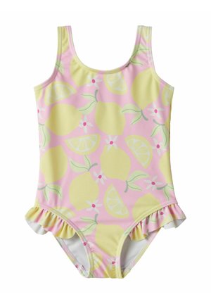 Maillot de bain une pièce rose avec un motif de citrons jaunes et de feuilles, orné d'un bord à volants le long des ouvertures des jambes.