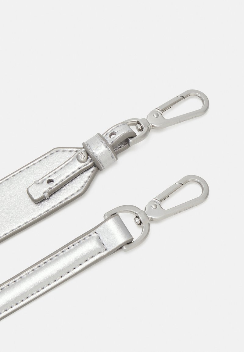 Calvin Klein MUST SHOULDER BAG - Umhängetasche - silver