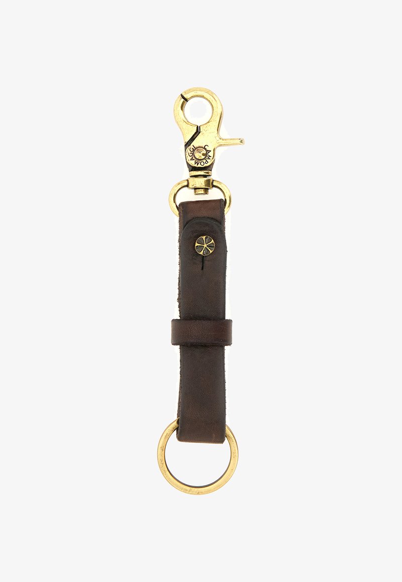Portachiavi in pelle marrone con clip e anello in metallo dorato. Presenta un piccolo accento floreale sulla tracolla in pelle, che mette in evidenza la durabilità e il design.