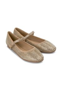Ballet flats met een gouden gaas bovenkant met kleine vierkante uitsparingen, ronde neus en een decoratieve band over de wreef.