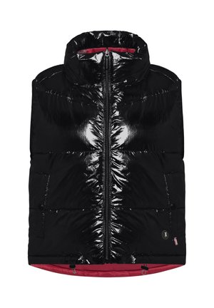 Zwarte glanzende puffer vest met hoge kraag, ritssluiting aan de voorkant en rode voering. Beschikt over twee zijzakken en verstelbare trekkoorden aan de onderkant.