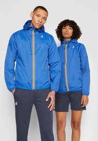 K-Way - LE VRAI CLAUDE UNISEX - Impermeable - royal Imagen en miniatura 1