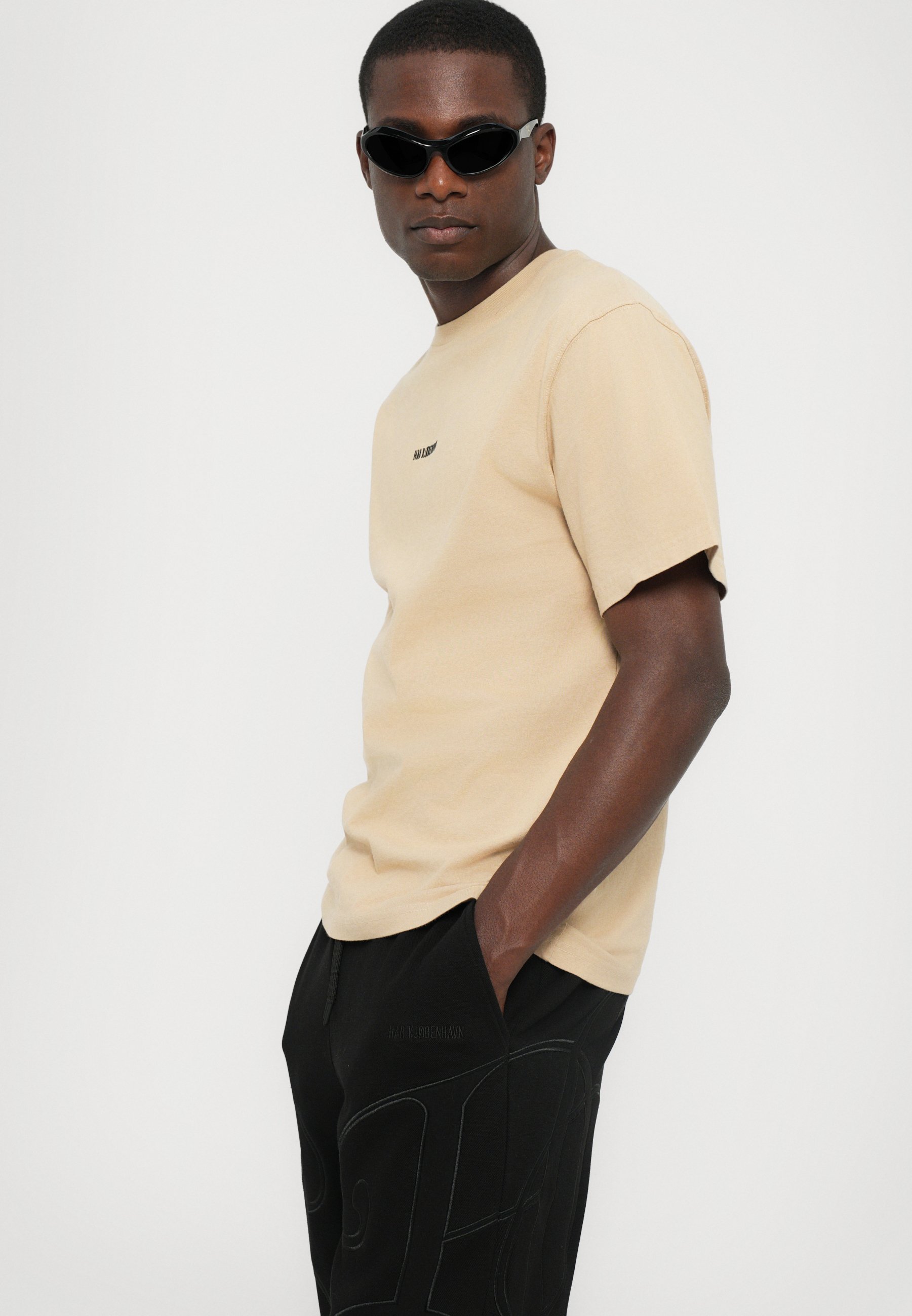 Han Kjøbenhavn DAILY OVERSIZED TEE UNISEX - Basic T-shirt - sand