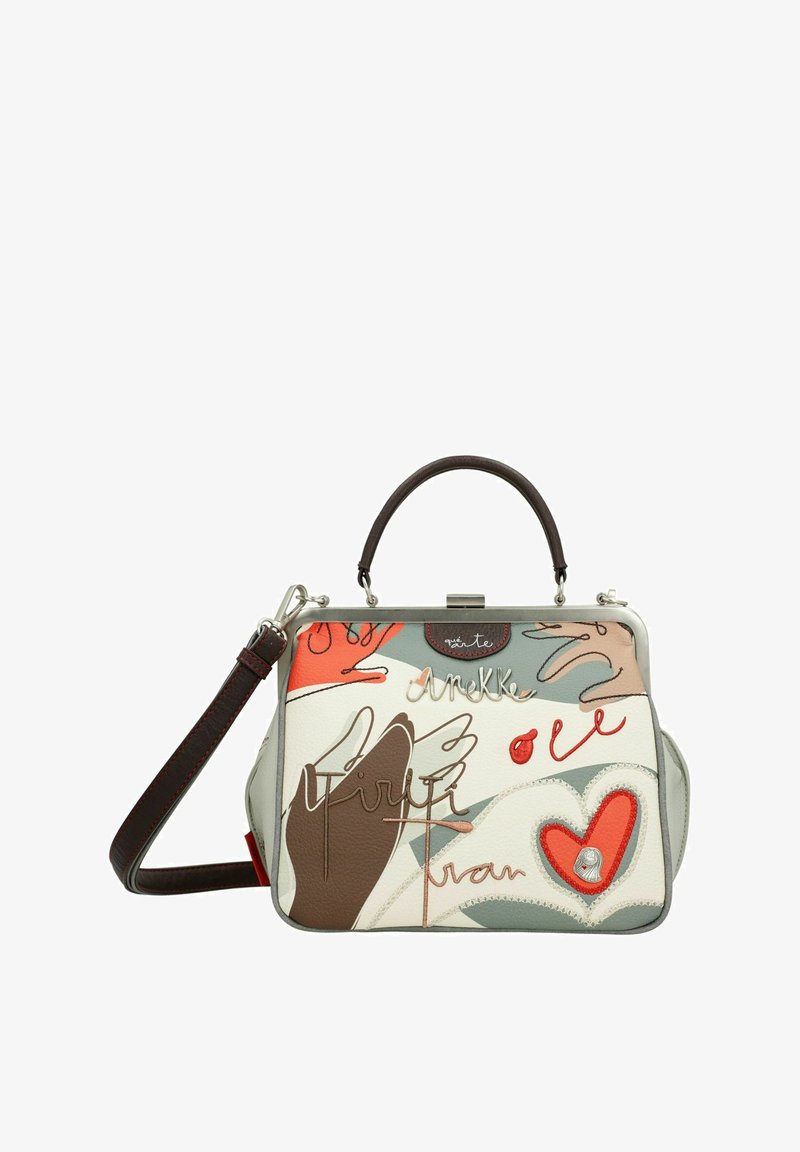 Sac à main multicolore au design structuré, en cuir, avec des motifs audacieux, une quincaillerie argentée et une bandoulière amovible.