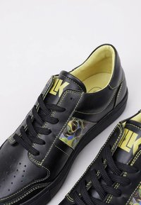LIMMA TOUCH ME - Trainers - black