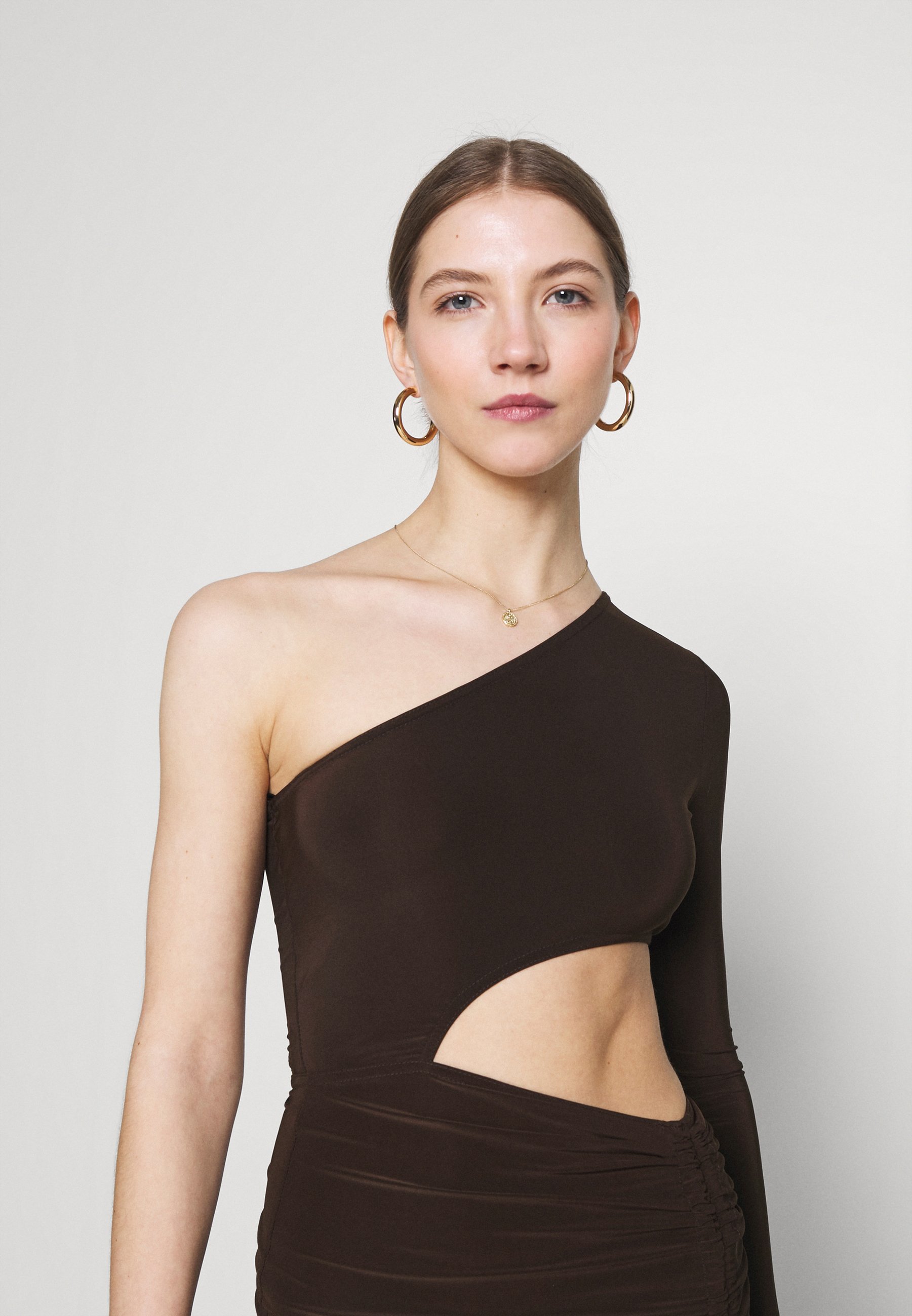 Missguided SLINKY ONE SHOULDER CUT OUT 