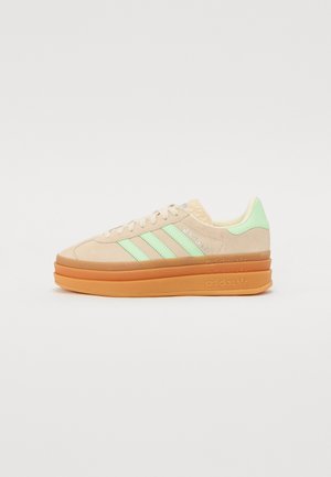 adidas Originals GAZELLE BOLD UNISEX - Joggesko - white/semi green spark/cream white