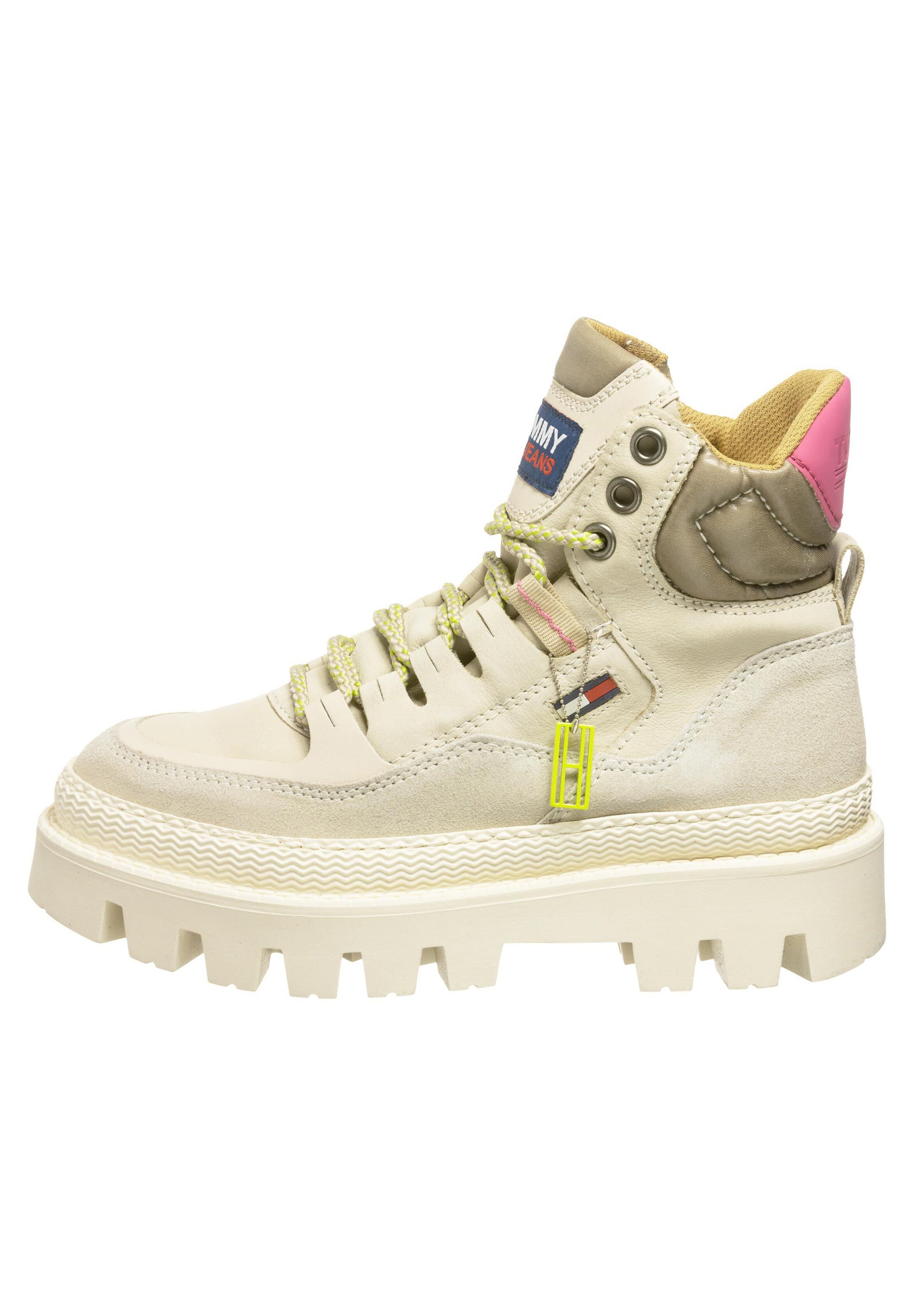 tommy jeans hybrid