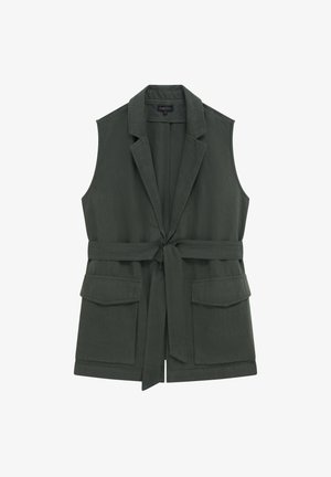 Gilet senza maniche verde oliva realizzato in misto lino, con cintura da annodare, due tasche frontali e colletto classico.