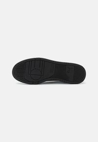 Puma GAME UNISEX - Sneakers - white/black/malachite/gold