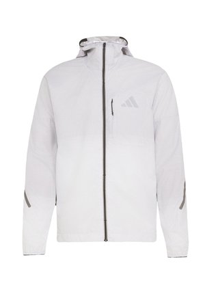 Giacca bianca leggera con chiusura frontale con cerniera, cappuccio e dettagli grigi. Dotata di tasca sul petto con cerniera nera e motivo orizzontale sottile.