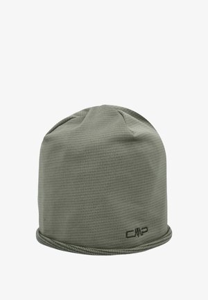 Grøn beanie-hat lavet af tekstureret stof med en ribbet kant i bunden og et broderet CMP-logo på siden.