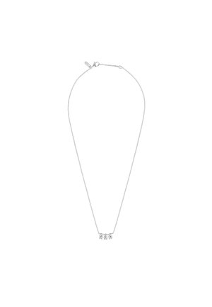 Collar de plata con tres pequeños charms colgantes con un acabado pulido sobre una delicada cadena. Cierre de broche incluido.