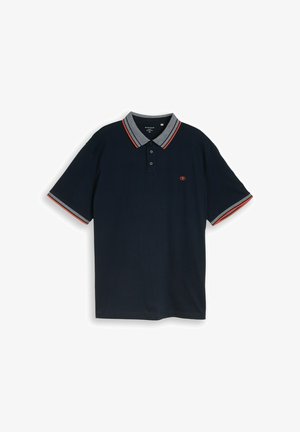 Marineblaue Kurzarm-Poloshirt mit grauem und rotem gestreiftem Kragen und Ärmelkanten, mit drei Knöpfen am Ausschnitt und kleinem Logo auf der Brust.