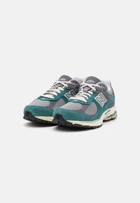 New Balance M2002 UNISEX - Sneaker low - grey/teal