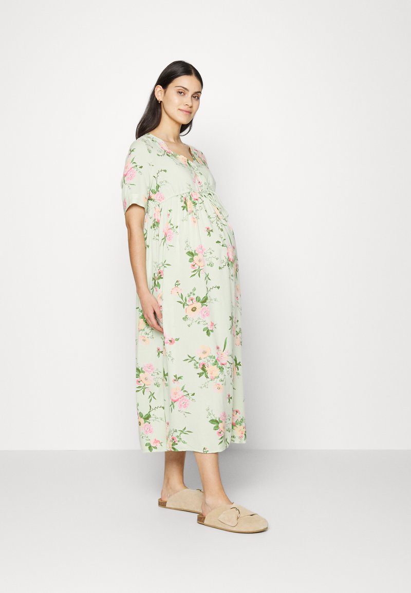 Pieces Maternity PMNYA MIDI DRESS - Vestido de malha - light green