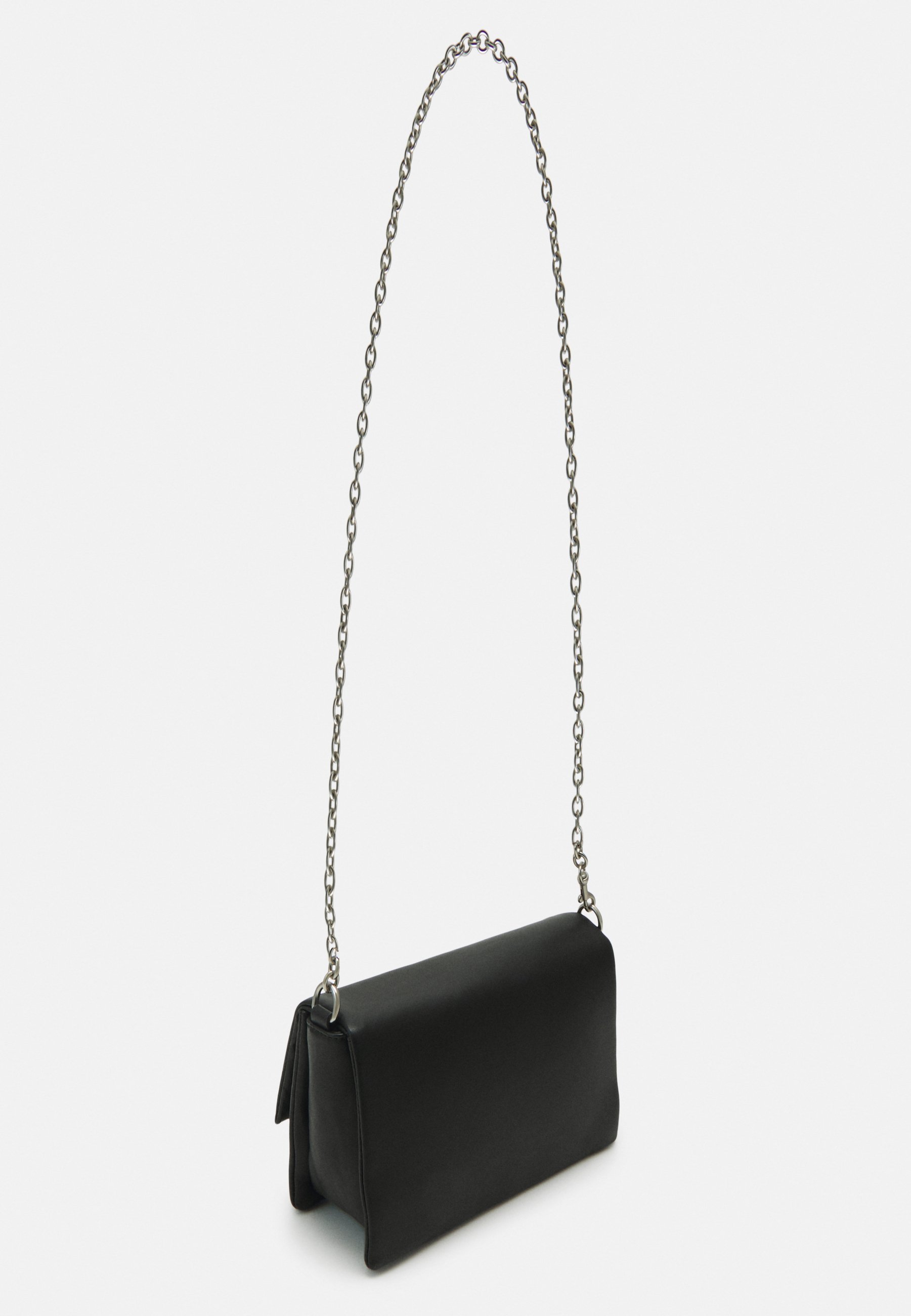 Calvin Klein Jeans MICRO MONO CHAIN FLAP - Cross body bag
