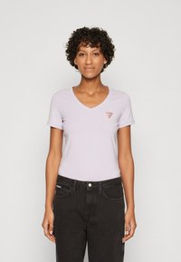 Guess TRIANGLE  - Paprasti marškinėliai - new light lilac