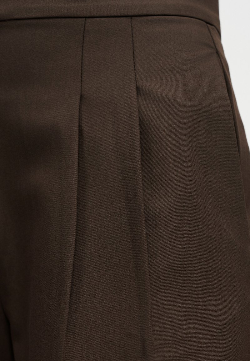 Pieces PCBOSELLA HW PLEATED - Short - hot fudge/marron foncé - ZALANDO.CH