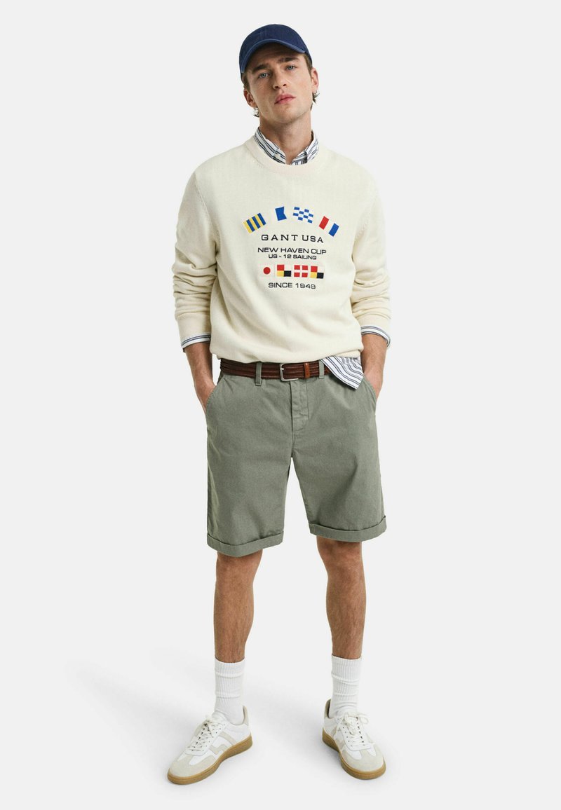 GANT REGULAR FIT - Šortky - kalamata green