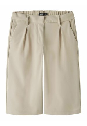 Beige knielange, maßgeschneiderte Shorts mit Gürtelschlaufen, Vorderfalten und Seitentaschen, hinten mit elastischem Bund.