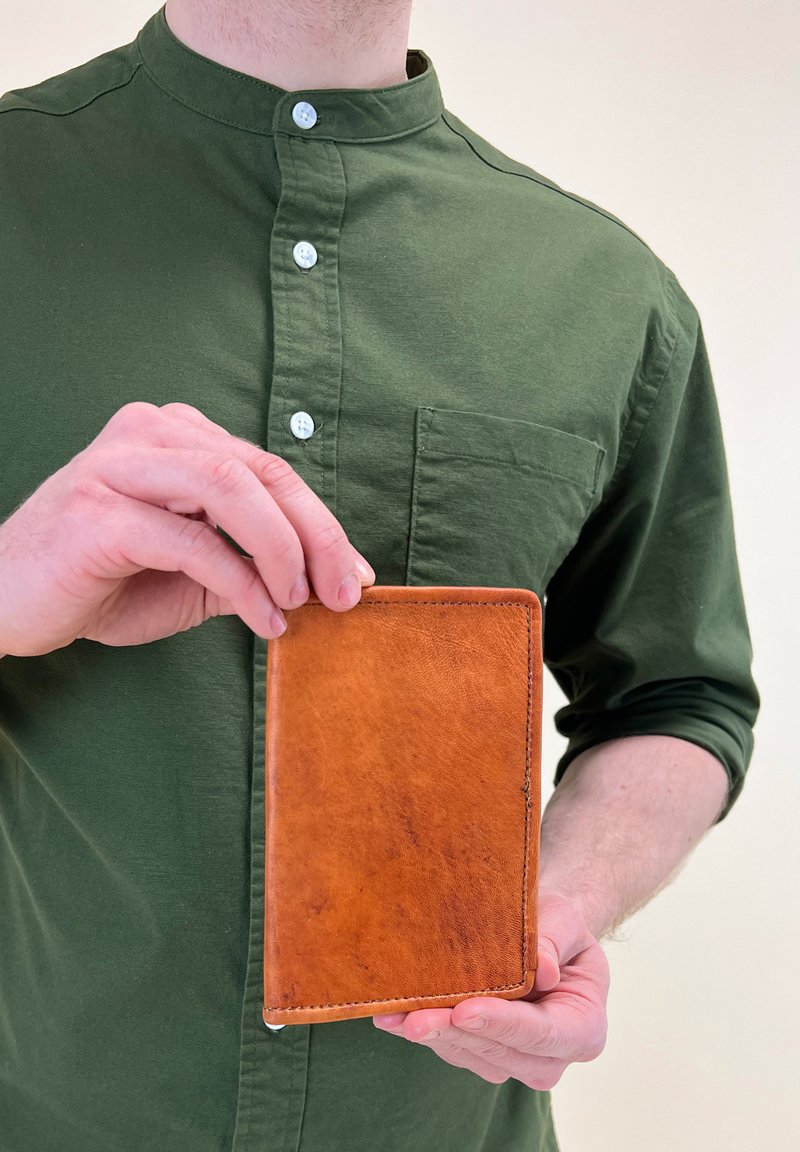 Gusti Leder GABRIELLE Passport holder braun/brown Zalando.ie