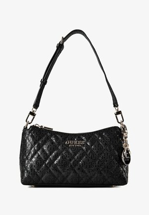 Borsa a tracolla nera trapuntata Guess con tracolla regolabile, logo metallico e charm, chiusura con zip e trama sottile.