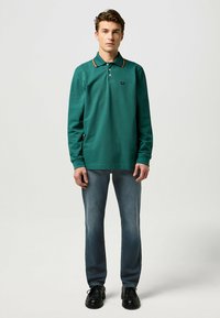 Wrangler LARSTON - Jeans slim fit - ocean storm