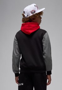 Jordan UNISEX - Kapucnis pulóver - black/gym red)