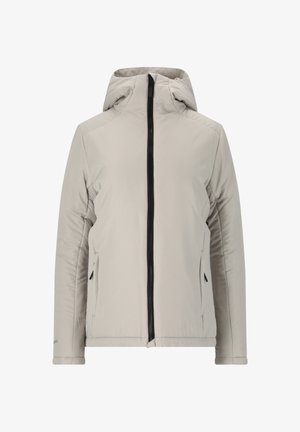 Hellgraue isolierte Jacke mit Kapuze, Frontreißverschluss und Eingrifftaschen. Glatte Textur, taillierte Passform mit schwarzen Reißverschlussakzenten.