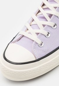 Converse CHUCK 70 UNISEX - Visoki športni copati - vapor violet/egret/black